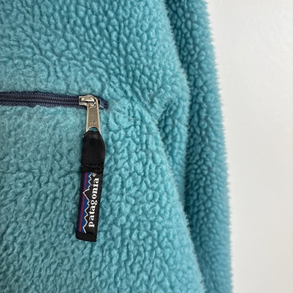 SOLD Patagonia Teal Fleece Jacket - Picture 3 of 8